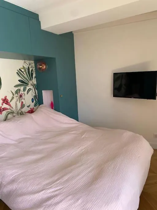 Appartamento Paris 9, Entre Opera Et Pigalle, Superbe Appartement Avec Balcon