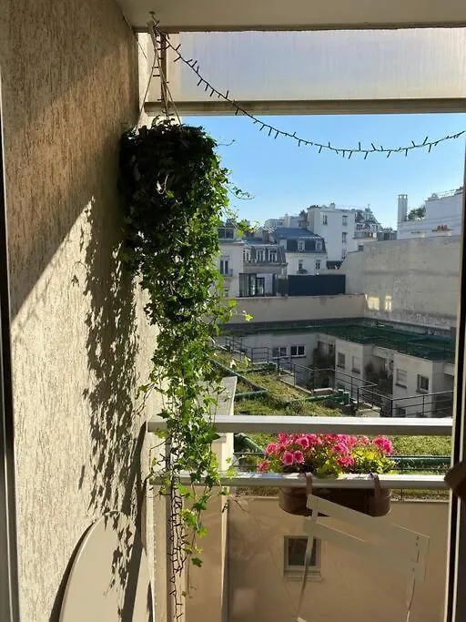 Appartamento Paris 9, Entre Opera Et Pigalle, Superbe Appartement Avec Balcon