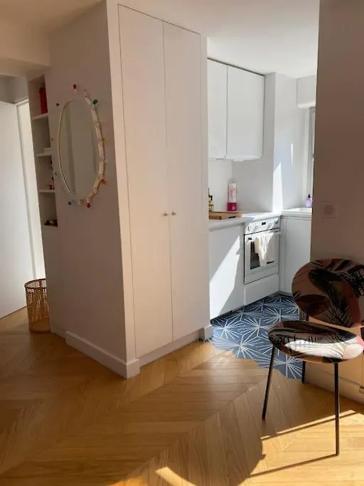 Paris 9, Entre Opera Et Pigalle, Superbe Appartement Avec Balcon Lägenhet